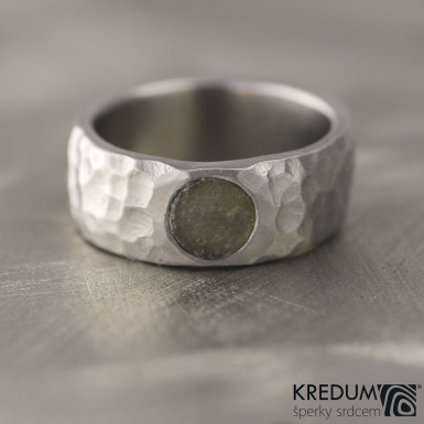 Kovaný nerezový snubní prsten - Klasik Marro a kámen