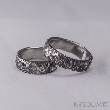 Natura damasteel - vzor čárky - Snubní prsten z oceli damasteel