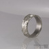 Motaný snubní prsten nerezový - Gordik, velikost 63