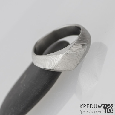 GRADA, čárky  - Kovaný snubní nebo zásnubní prsten damasteel