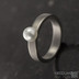 Prsten kovaný - Klasik titan a perla - matný