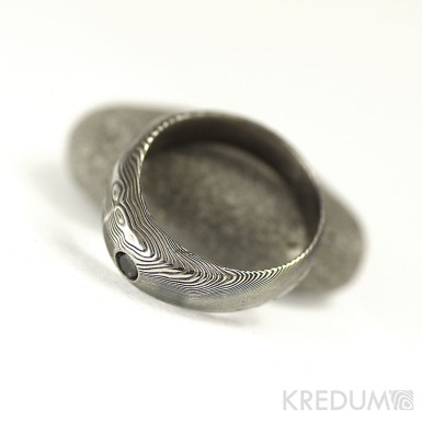 Kovan snubn prsten damasteel a ern diamant 2,70 mm - Siona, struktura devo, lept tmav stedn