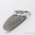 Prsten kovaná nerezová ocel - Draill + čirý diamant 1,5 mm - šíře 4 mm