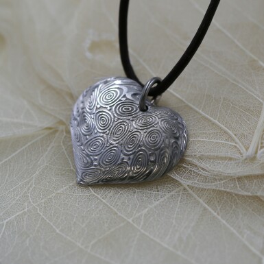 Heart with eyelet,water - Romantic damascus steel pendant, CR5851