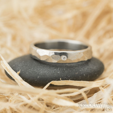 Natura a čirý diamant 1,5 mm - kovaný snubní prsten z nerezové oceli 