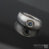 Eli a topaz 3 mm do Ag - Damasteel zsnubn prsten sk1277 - velikost 54 ka hlavy 7 mm / do dlan 4,7 mm tlouka hlavy 3 mm / do dlan 1,6 mm Struktura devo - lept 75% svtl prmr kamene 3 mm (2)