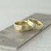 Golden draill yellow matné - 49, šířka 4,5 mm, tloušťka 1,4 mm a 57,5, šířka 6 mm, tloušťka 14 mm - Zlaté snubní prsteny, k 2058
