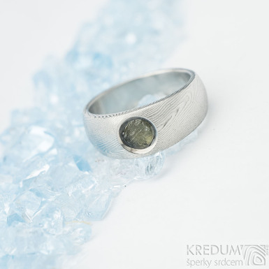 Greeneli - dřevo - Kovaný prsten damasteel s vltavínem