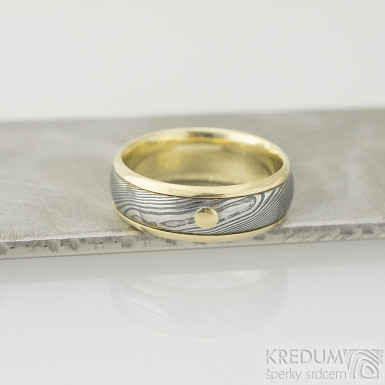 Kasiopea yellow a zlatý suk - dřevo - Zlaté snubní prsteny a damasteel