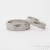 kované snubní prsteny z chirurgické oceli - velikost 50,5, šířka 4 mm, profil C+CF a velikost 60, šířka 6 mm, profil C, matné - k 2855