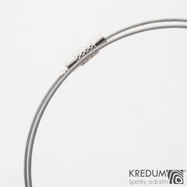 Stříbrné nylonové lanko s ocelovou strunou - šroubovací uzávěr