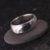 Litera se 2 diamanty - struktura dřevo - Kovaný zásnubní prsten damasteel, S973
