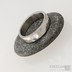 Kovaný snubní prsten - Draill lesklý a měsíční kámen, velikost 52, šířka 5 mm