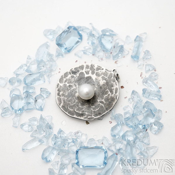 Pearl wheel white - Kovan pvsek z nerezov oceli s perlou, SK2549