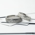 Ručně kované snubní prsteny damasteel - Prima, dřevo, profil B+CF - vel. 49, šířka 4,5mm, tl. 1,5mm, lept světlý střední, 2mm diamant + vel. 61, šířka 5,5mm, tl. střední, B+CF - k 4594