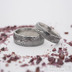 Ručně kované snubní prsteny damasteel - Prima, dřevo, lept tmavý střední, profil B+CF - velikost 50, šířka 5 mm a velikost 57, šířka 7 mm
