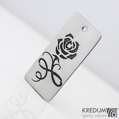 Ocelová růže - Nerezový přívěsek a symbolická růžička, produkt SK1420