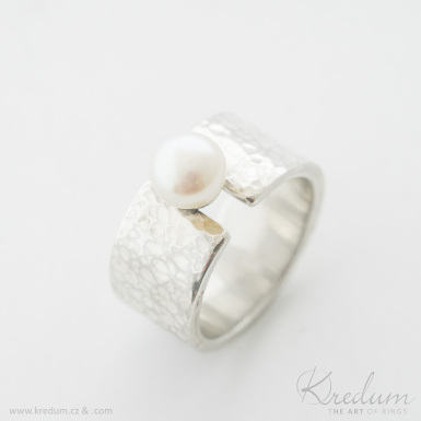 Stbrn prsten s perlou - SK4415