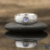 Zásnubní prsten s drahým kamenem - PRIMA damasteel, struktura dřevo, a měsíční kámen modrý kabošon 4mm - vel. 49, šířka 6 mm, lept světlý střední, profil B+CF - k0139