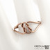 Reverse Red - ambulantní uzel - Zlatý snubní prsten - barva prstenu na fotografii je upravovaná