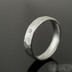 Zásnubní prsten s briliantem - Rock damasteel a čirý diamant 1,7 mm, struktura dřevo, lept světlý jemný, lesklý - vel. 52, šířka 4,5 mm, tloušťka střední - Damasteel snubní prsteny - k2266