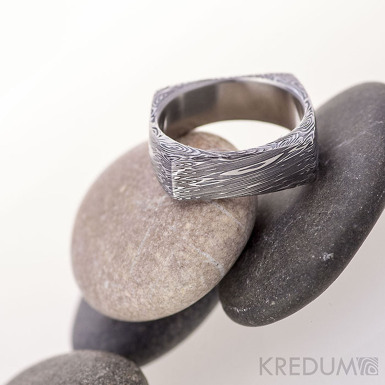 Round square, voda - Kovan prsten damasteel, S1160