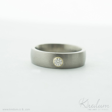 Prima titan matný a čirý diamant 3 mm vsazený do zlata - kovaný zásnubní prsten - SK4001