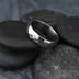 Skalák a čirý diamant 1,5 mm - lesklý - Kovaný nerezový snubní prsten