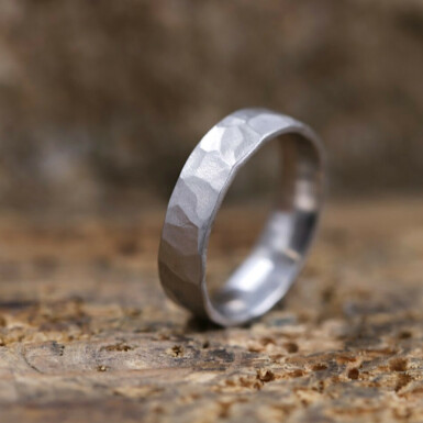 Natura - shiny - hammered wedding ring - CR5724