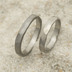 pro srovnn: vpravo leskl prsten, vlevo matn prsten