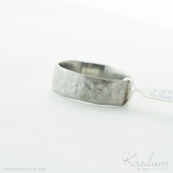 Archeos svtl - kovan snubn prsten z nerezov oceli - V5081