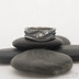 Víla vod a čirý diamant 2,3 mm - šířka 6 mm, struktura dřevo, zatmavené - DAmasteel zásnubní prsten