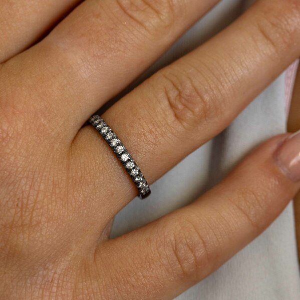 Sirael tantal - ru�n� vyr�b�n� tantalov� prsten s brilianty