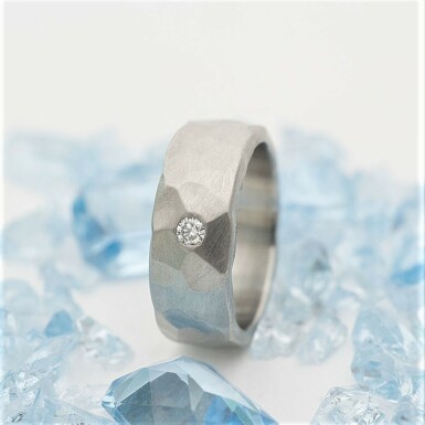 Natura and diamond 2.3 mm - matte - stainless steel hammered wedding ring