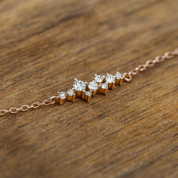 Zlat nramek s laboratornmi diamanty